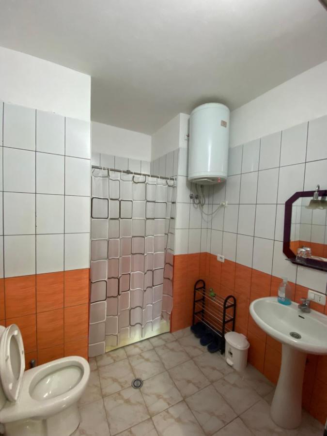 Lovely Studio Apartment Beachfront Durrës Buitenkant foto